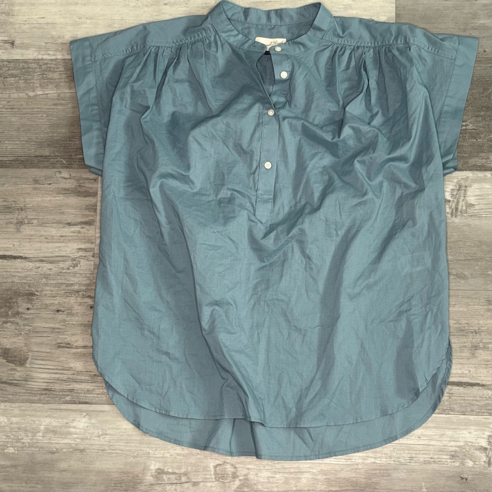 Universal Thread Blue Casual Button Down Shirt 022